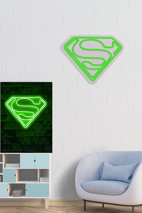 Decoratiune LED Asi Home Superman - Verde, 36 x 28 x 3cm